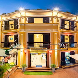 Hotel Golden River